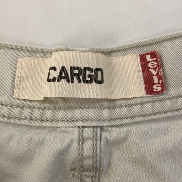 Levi’s Size W29 Red Tab Cargo Shorts Off White/Light Gray - Picture 8 of 9